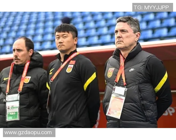 中国男足对阵阿联酋精彩比赛录像回顾与分析全场亮点尽在其中