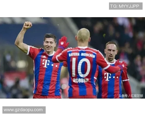 莱万领衔球队冲击新赛季目标球迷期待他的精彩表现与进球记录刷新